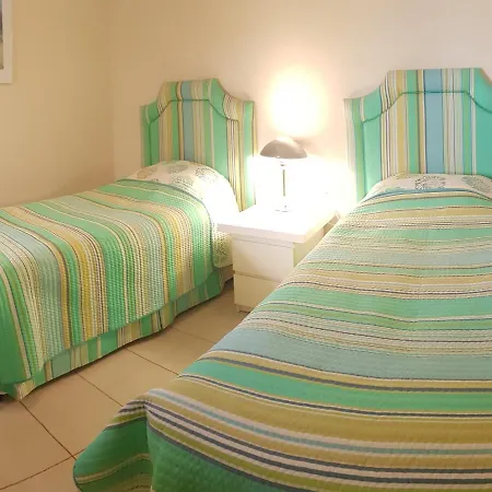 Apartamento Lux Terrazas Del Duque شقة *